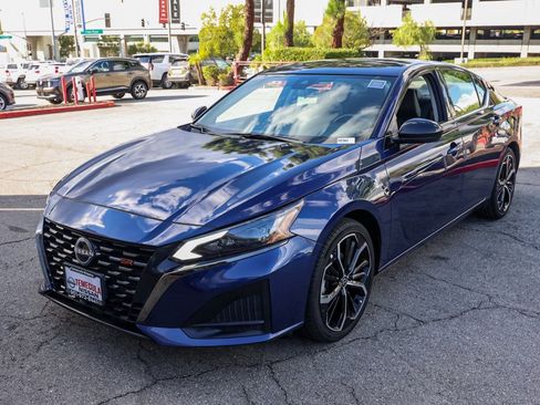 Certified 2023 Nissan Altima 2.5 SR image 8