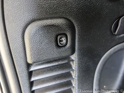 Used 2021 Jeep Grand Cherokee Limited w/ Sun & Sound Group image 24