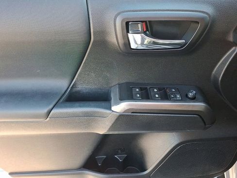 Used 2021 Toyota Tacoma TRD Sport w/ TRD Premium Sport Package AWD/4WD image 12