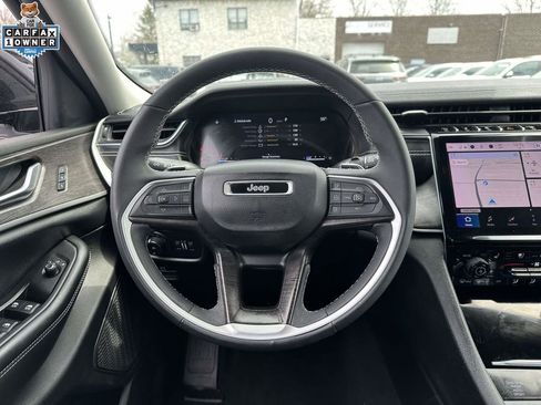Used 2023 Jeep Grand Cherokee L Limited w/ Luxury Tech Group II AWD/4WD image 13