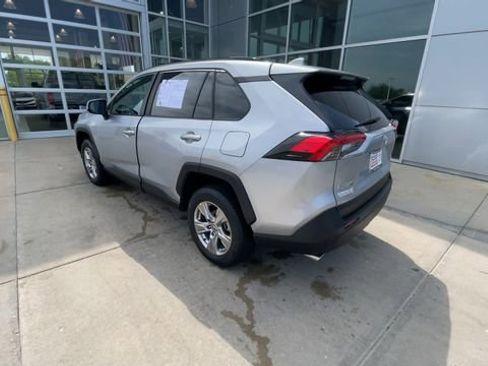 Used 2024 Toyota RAV4 XLE FWD image 8