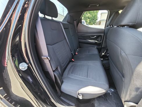 Used 2023 Hyundai Santa Cruz SE AWD/4WD image 26