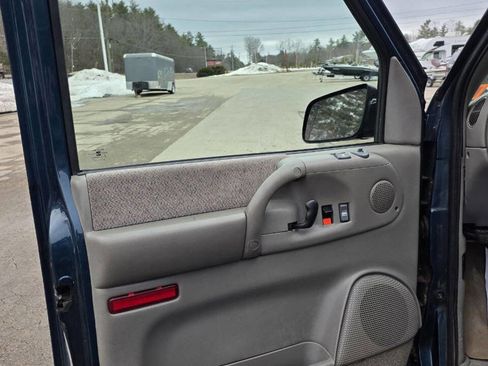 Used 2003 Chevrolet Astro LS AWD 3dr Mini Van w/ LS Preferred Equipment Group image 14
