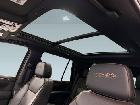 Used 2024 Chevrolet Tahoe High Country image 15