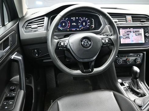 Used 2021 Volkswagen Tiguan SE AWD/4WD image 17