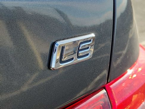 Used 2012 Toyota Corolla LE image 29