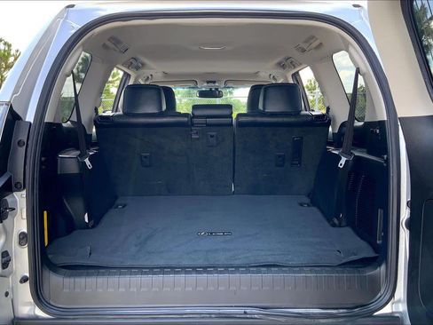 Used 2015 Lexus GX 460 w/ Premium Package AWD/4WD image 34