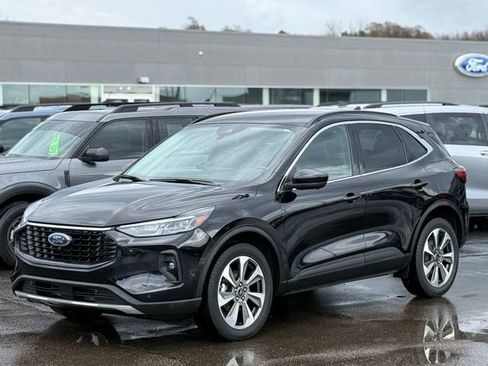 Certified 2024 Ford Escape Platinum AWD/4WD image 36
