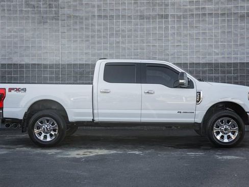 Used 2022 Ford F350 Lariat w/ Lariat Ultimate Package image 4