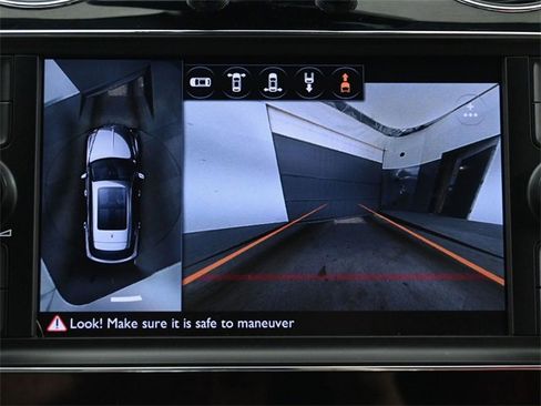 Used 2018 Bentley Bentayga image 43