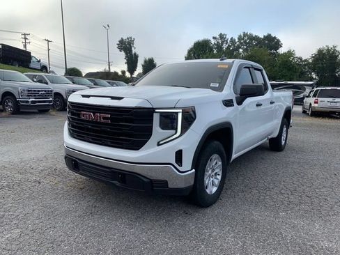 Used 2024 GMC Sierra 1500 Pro w/ Pro Value Package AWD/4WD image 4
