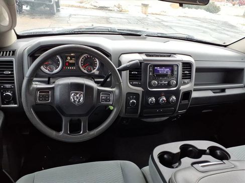 Used 2017 RAM 1500 ST w/ SXT Appearance Group image 6