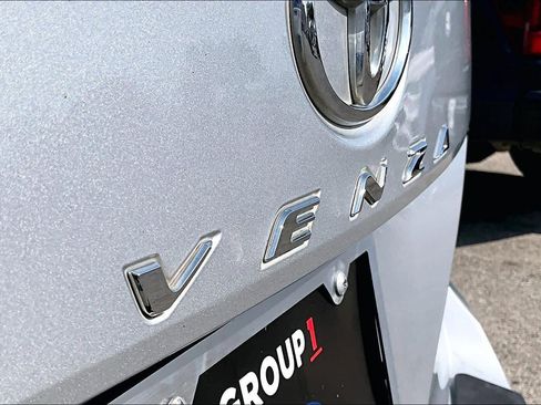 Used 2011 Toyota Venza w/ Convenience Pkg FWD image 8