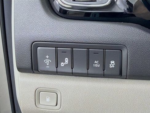 Used 2015 Kia Sedona SX FWD image 12