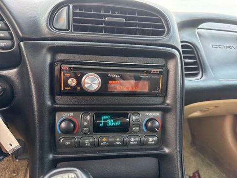 Used 2002 Chevrolet Corvette Convertible w/ Preferred Equipment Group2 image 16