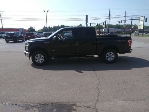 Used 2017 Ford F150 XLT image 11