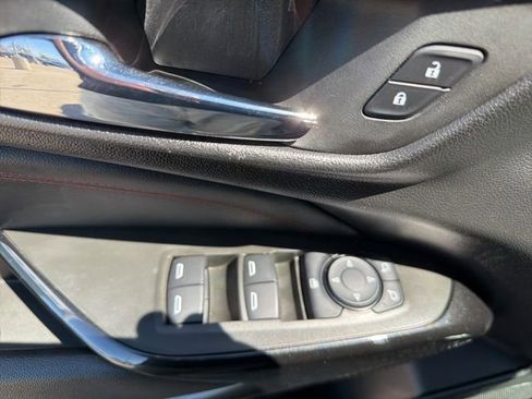 Used 2024 Chevrolet Trax RS image 16