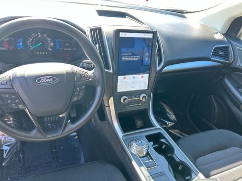 Used 2024 Ford Edge SE w/ Black Appearance Package image 14
