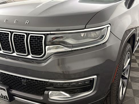 Used 2022 Jeep Wagoneer Series III w/ Premium Group I AWD/4WD image 11