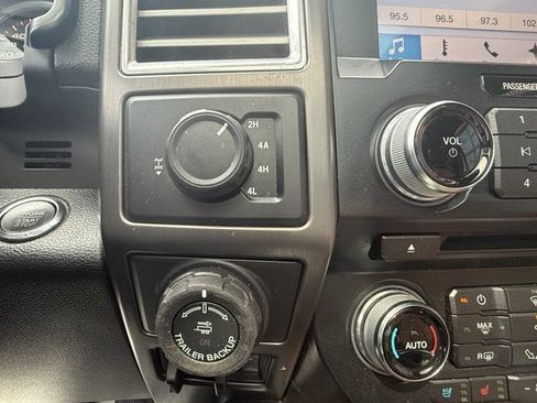 Used 2016 Ford F150 Limited w/ Trailer Tow Package image 28