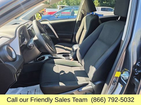 Used 2017 Toyota RAV4 LE w/ Carpet Mat Package AWD/4WD image 11