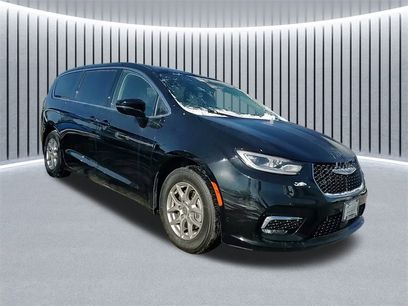 Used 2024 Chrysler Pacifica Touring-L