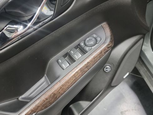 Used 2023 GMC Acadia Denali image 14