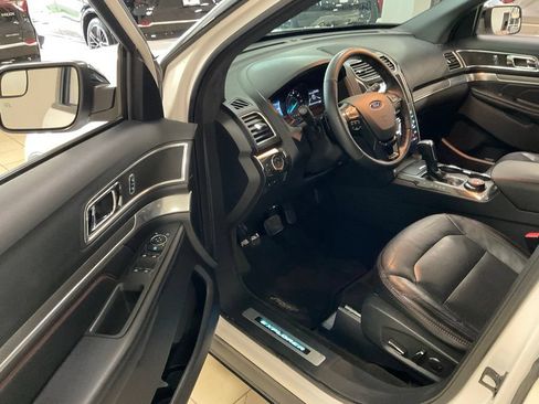 Used 2017 Ford Explorer Sport AWD/4WD image 10