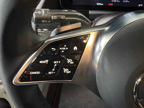 Used 2025 Mercedes-Benz GLA 250 4MATIC image 23