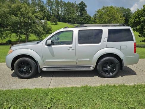 Used 2008 Nissan Pathfinder SE w/ Leather Pkg AWD/4WD image 5