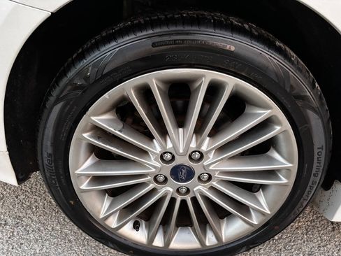 Used 2016 Ford Fusion SE w/ Equipment Group 202A image 13