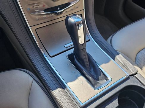Used 2013 Lincoln MKX FWD image 24