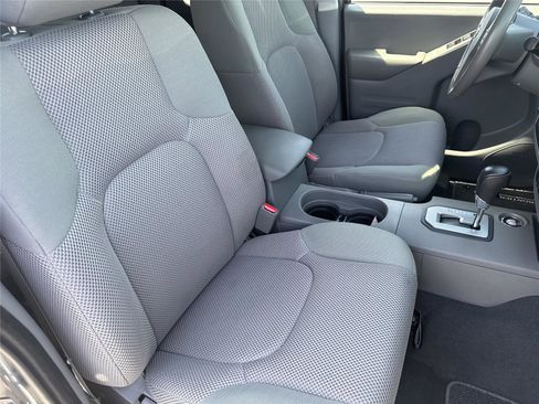 Used 2020 Nissan Frontier SV w/ Midnight Edition Floor Mats RWD image 35