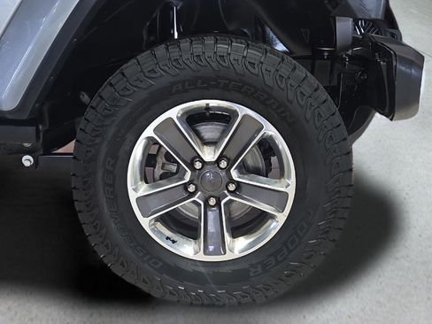 Used 2020 Jeep Wrangler Unlimited Sahara AWD/4WD image 7