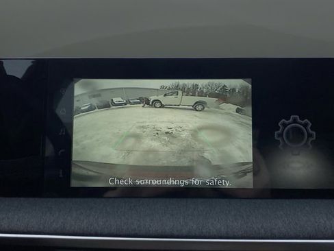 Used 2025 Nissan Kicks SV w/ SV Premium Package image 9