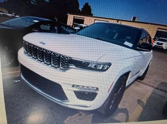 Used 2023 Jeep Grand Cherokee Summit w/ Luxury Tech Group V AWD/4WD video 1