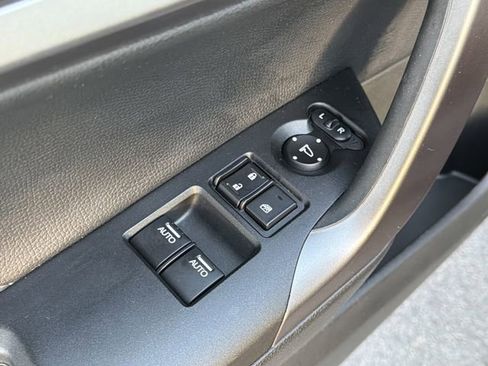 Used 2017 Honda Accord Touring image 19