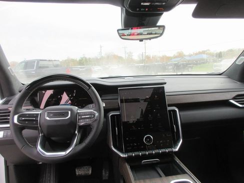 New 2026 GMC Acadia Denali Ultimate image 13