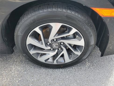 Used 2018 Honda Civic EX image 8