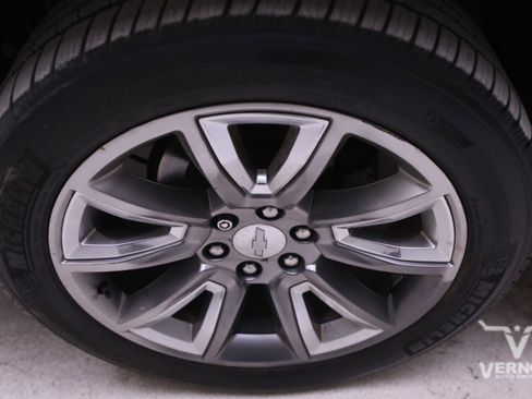 Used 2016 Chevrolet Suburban LTZ image 36