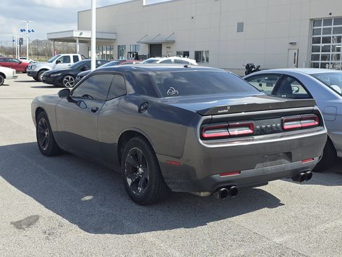 Used 2020 Dodge Challenger SXT image 4