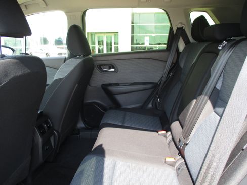 Used 2023 Nissan Rogue SV AWD/4WD image 34
