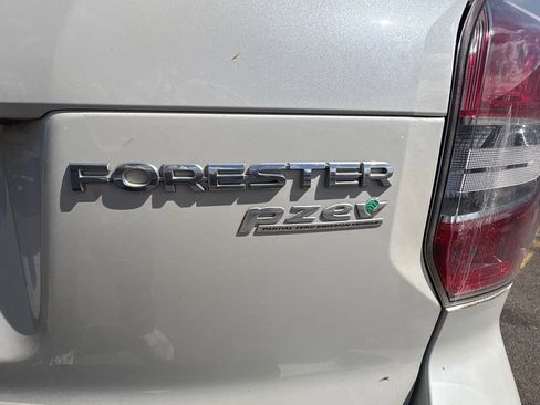 Used 2015 Subaru Forester 2.5i w/ Alloy Wheel Package AWD/4WD image 21