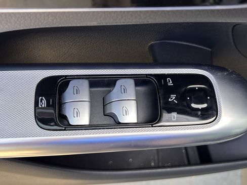 Certified 2025 Mercedes-Benz GLC 300 4MATIC image 15