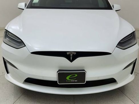 Used 2023 Tesla Model X image 9
