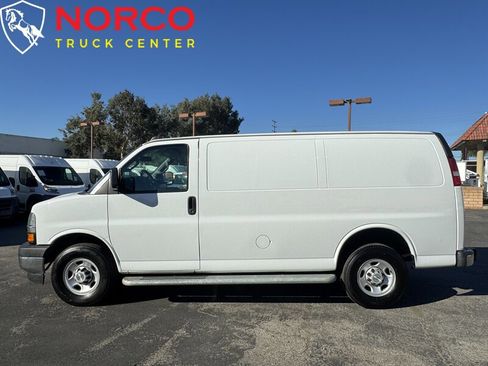 Used 2023 Chevrolet Express 2500 w/ Driver Convenience Package image 7