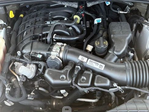 Used 2023 Jeep Grand Cherokee Limited AWD/4WD image 32