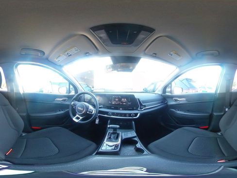 Used 2025 Kia Sportage LX image 41