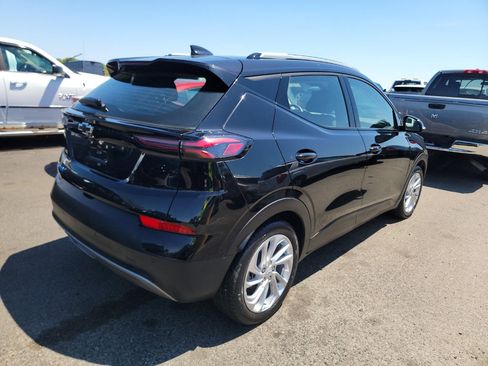 Used 2023 Chevrolet Bolt EUV LT w/ Driver Confidence Package FWD image 3