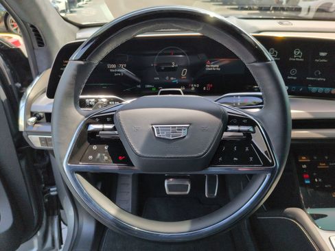 Used 2026 Cadillac Vistiq Platinum AWD/4WD image 17